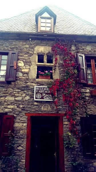 Hostal Placa Garos Hotel Exterior photo